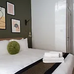 The Shoebox -stylish & Cosy House